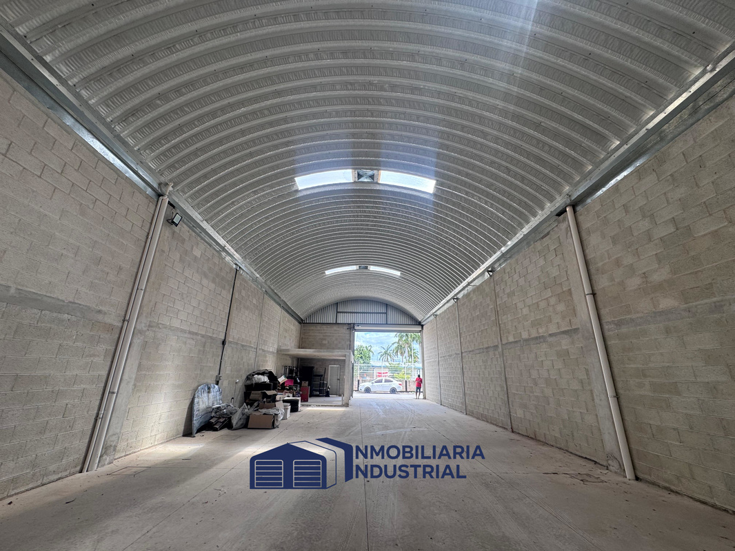 400 M2 CHICHÍ SUÁREZ (5)