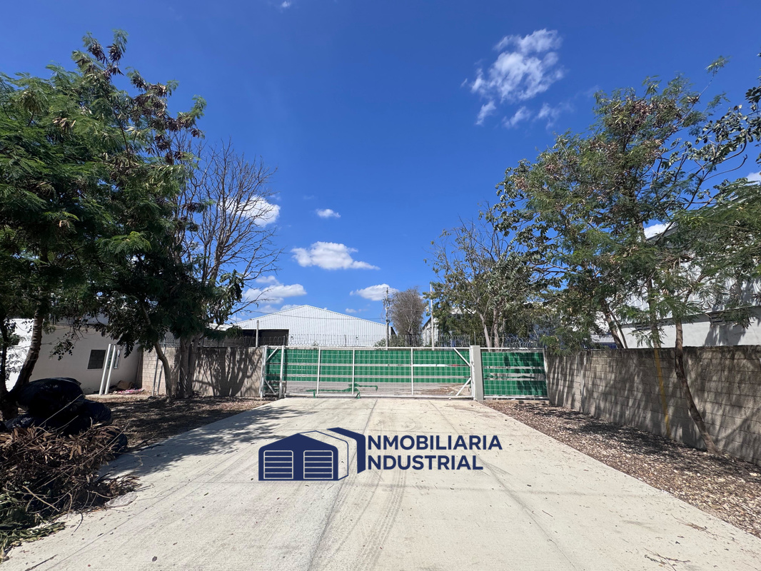 1,100 M2 CD INDUST (19)