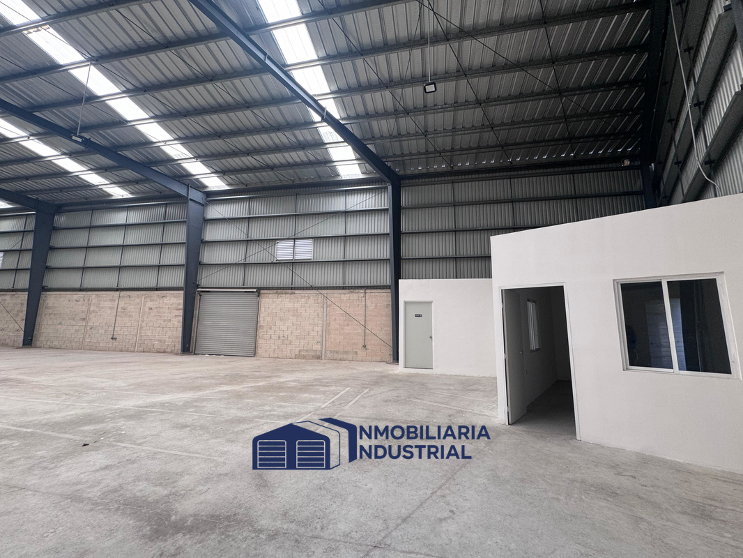 1,100 M2 CD INDUST (25)