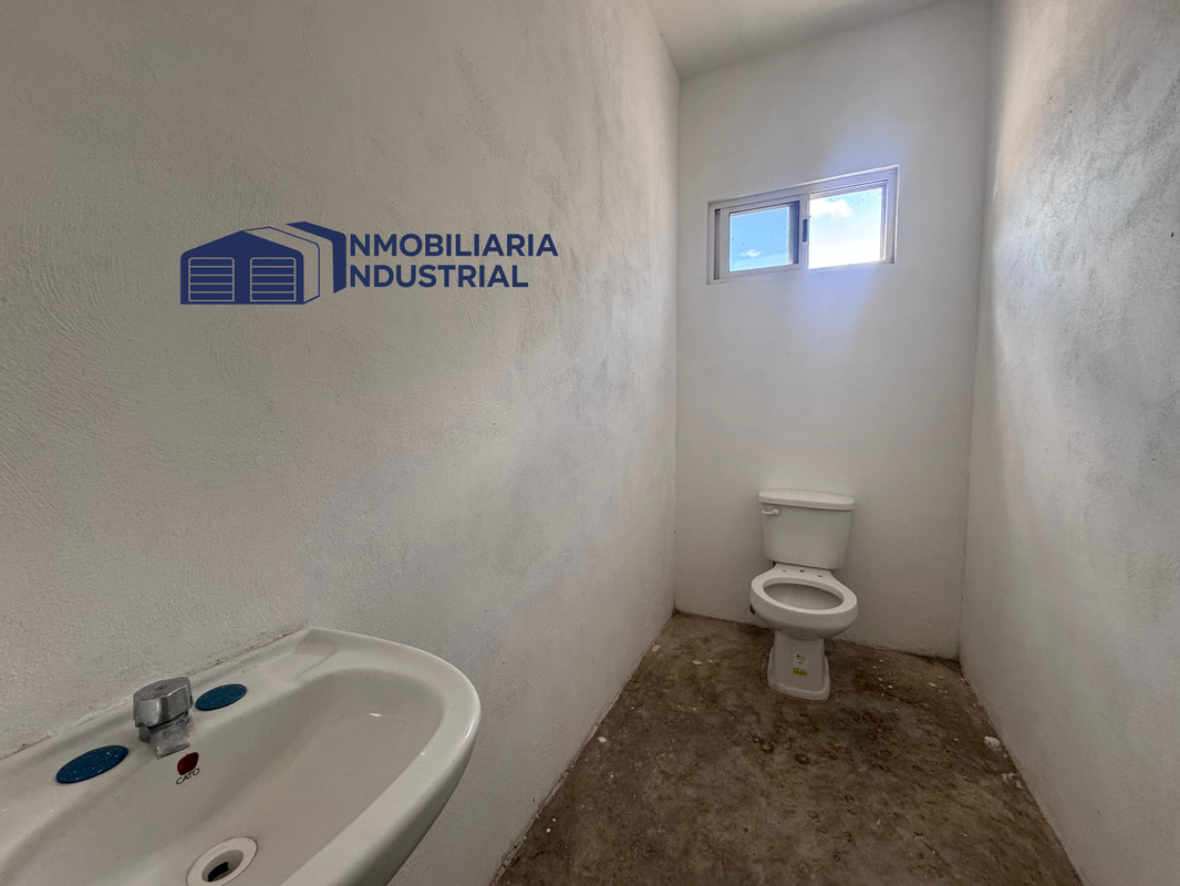 1,100 M2 CD INDUST (3)